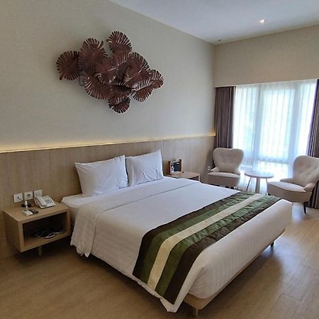 Grand Whiz Hotel Trawas Mojokerto Luaran gambar