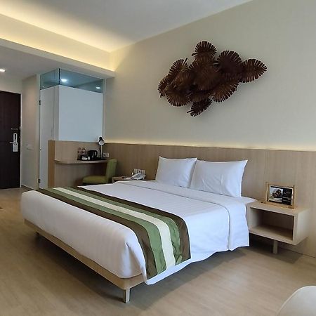 Grand Whiz Hotel Trawas Mojokerto Luaran gambar