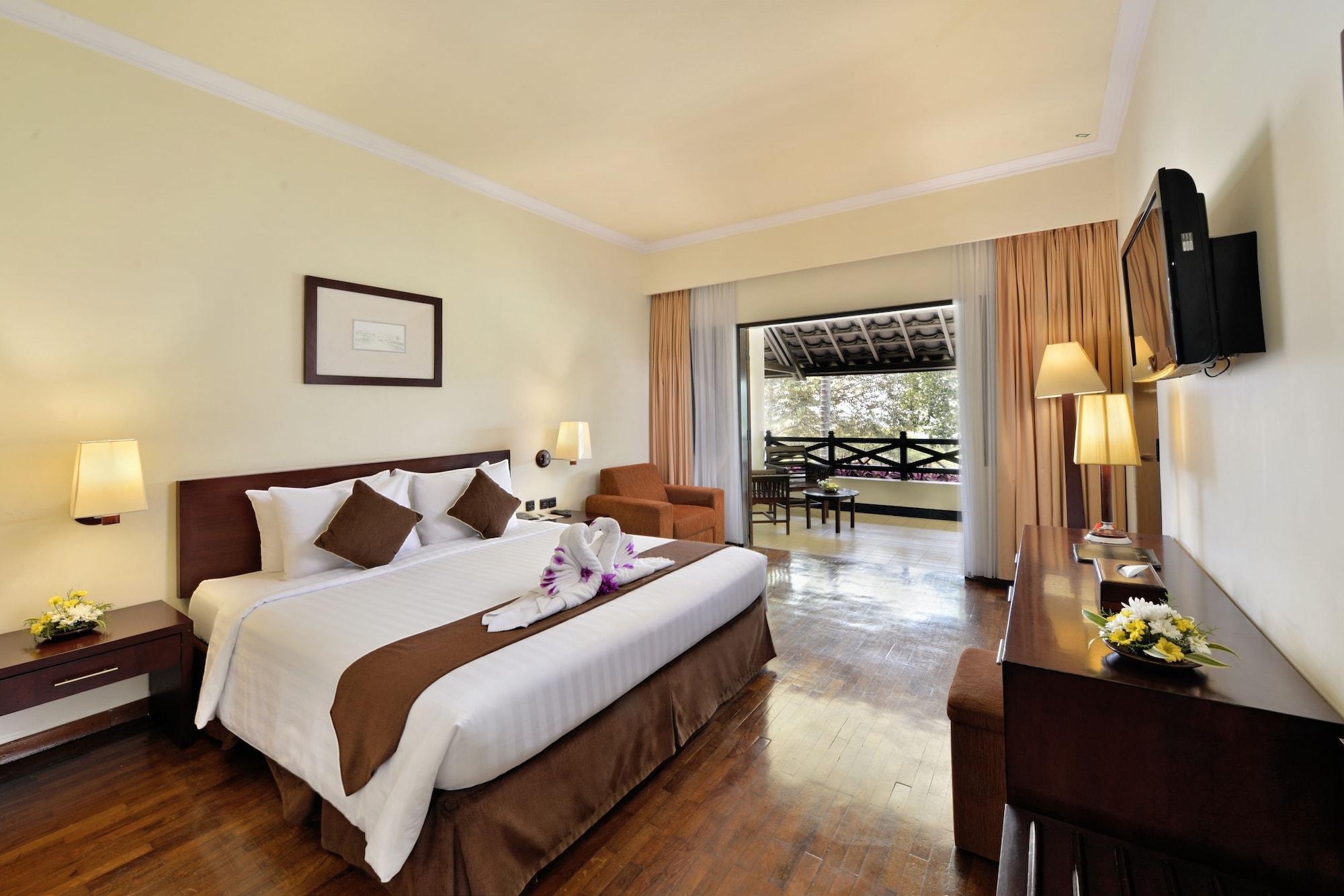 Grand Whiz Hotel Trawas Mojokerto Luaran gambar