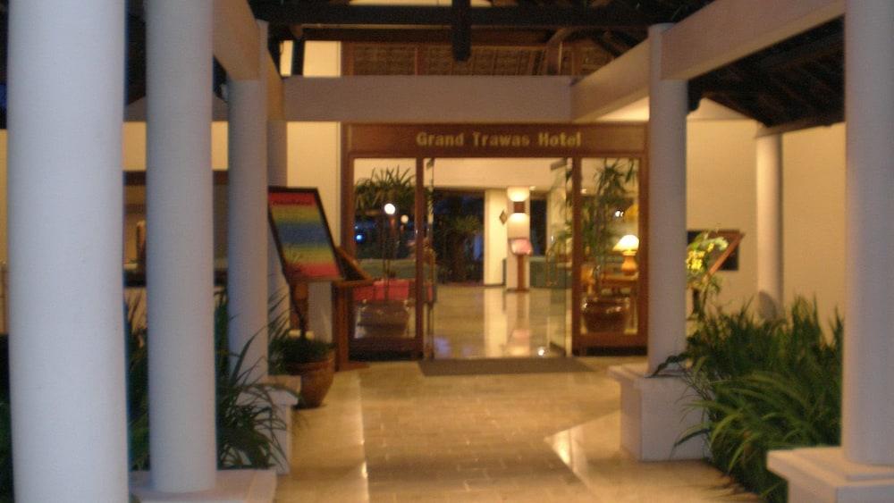 Grand Whiz Hotel Trawas Mojokerto Luaran gambar