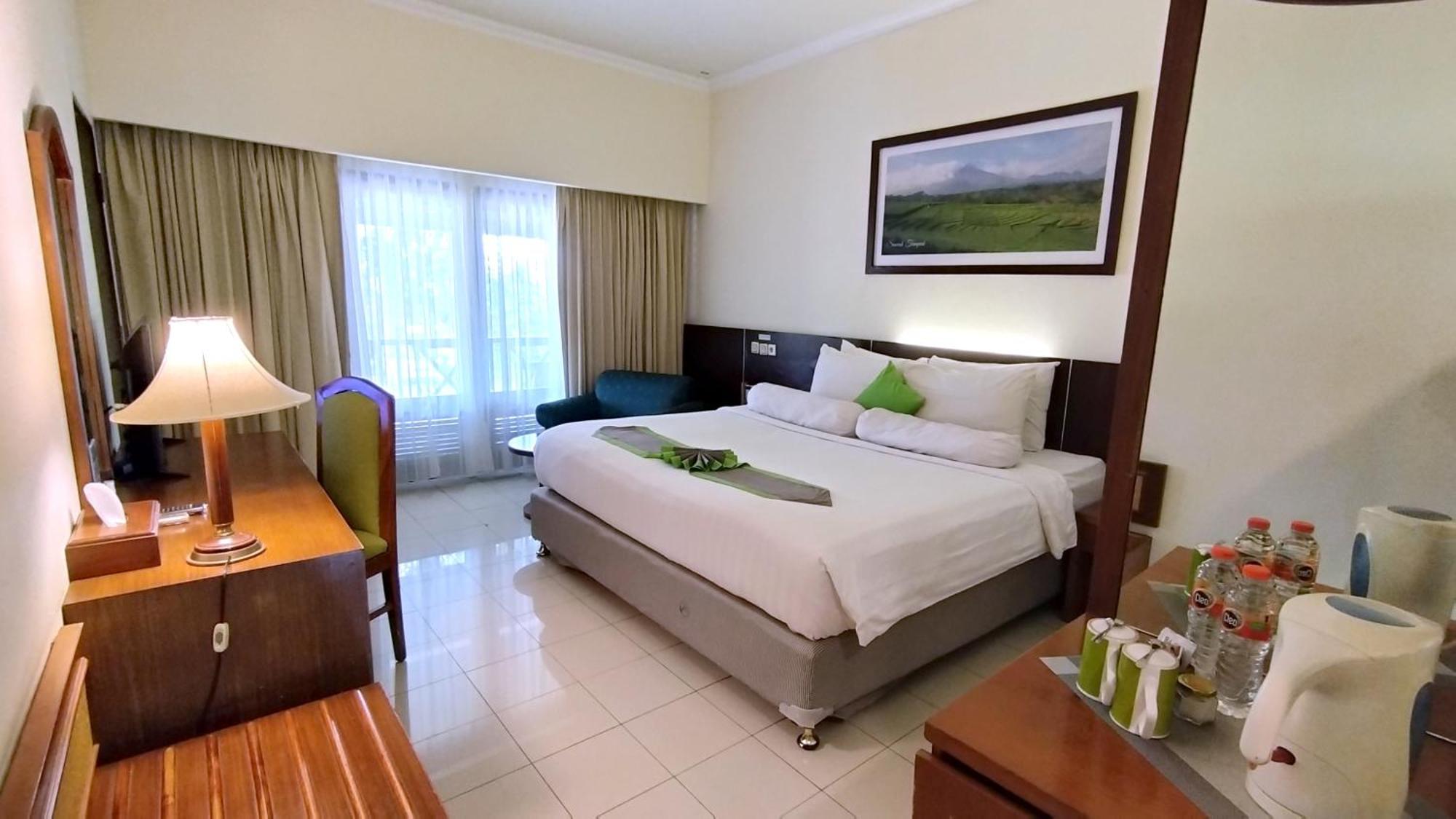 Grand Whiz Hotel Trawas Mojokerto Luaran gambar
