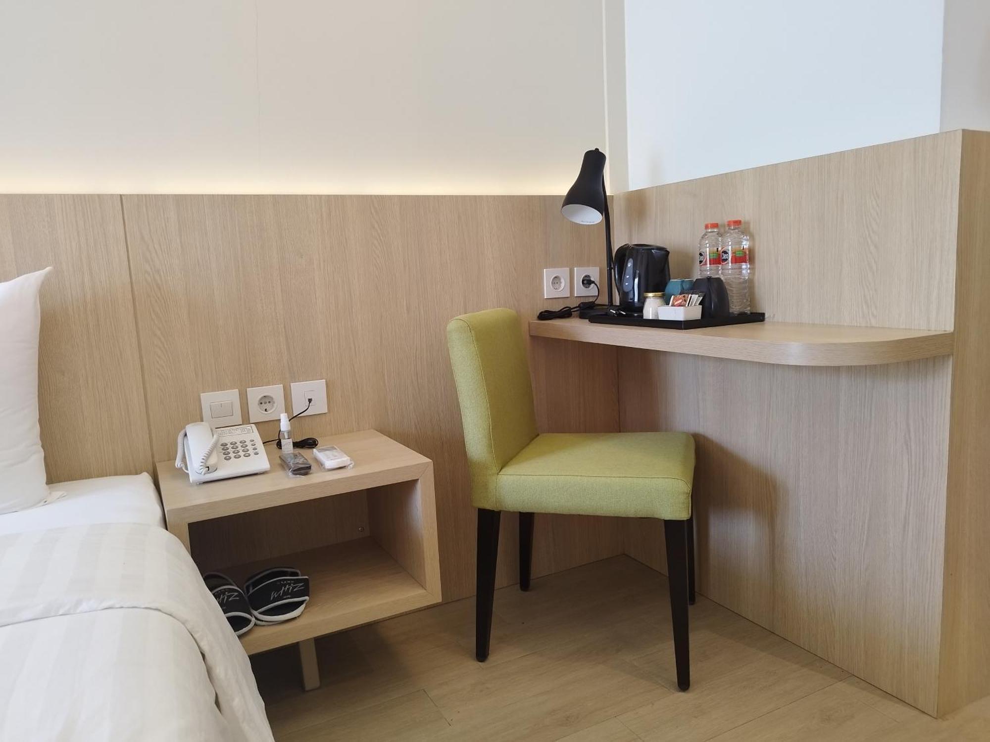 Grand Whiz Hotel Trawas Mojokerto Luaran gambar