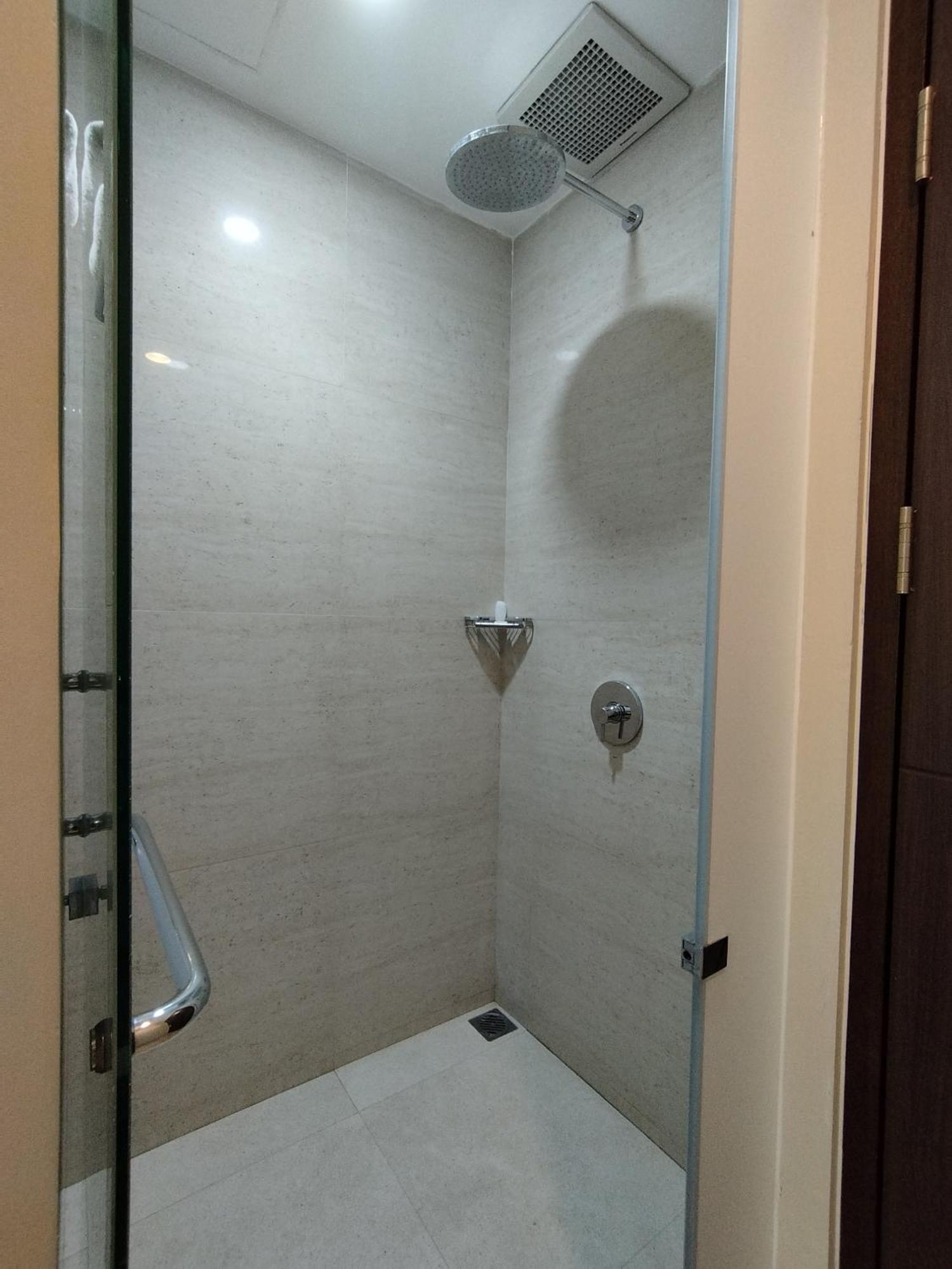 Grand Whiz Hotel Trawas Mojokerto Luaran gambar