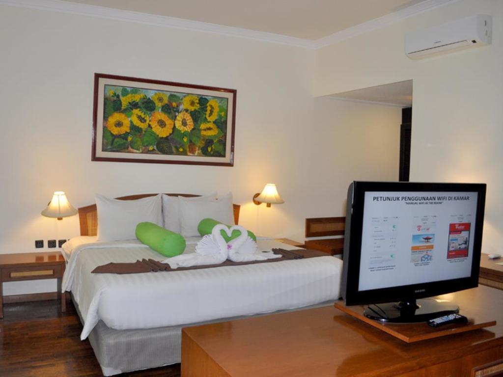 Grand Whiz Hotel Trawas Mojokerto Luaran gambar
