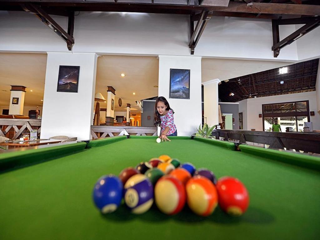 Grand Whiz Hotel Trawas Mojokerto Luaran gambar