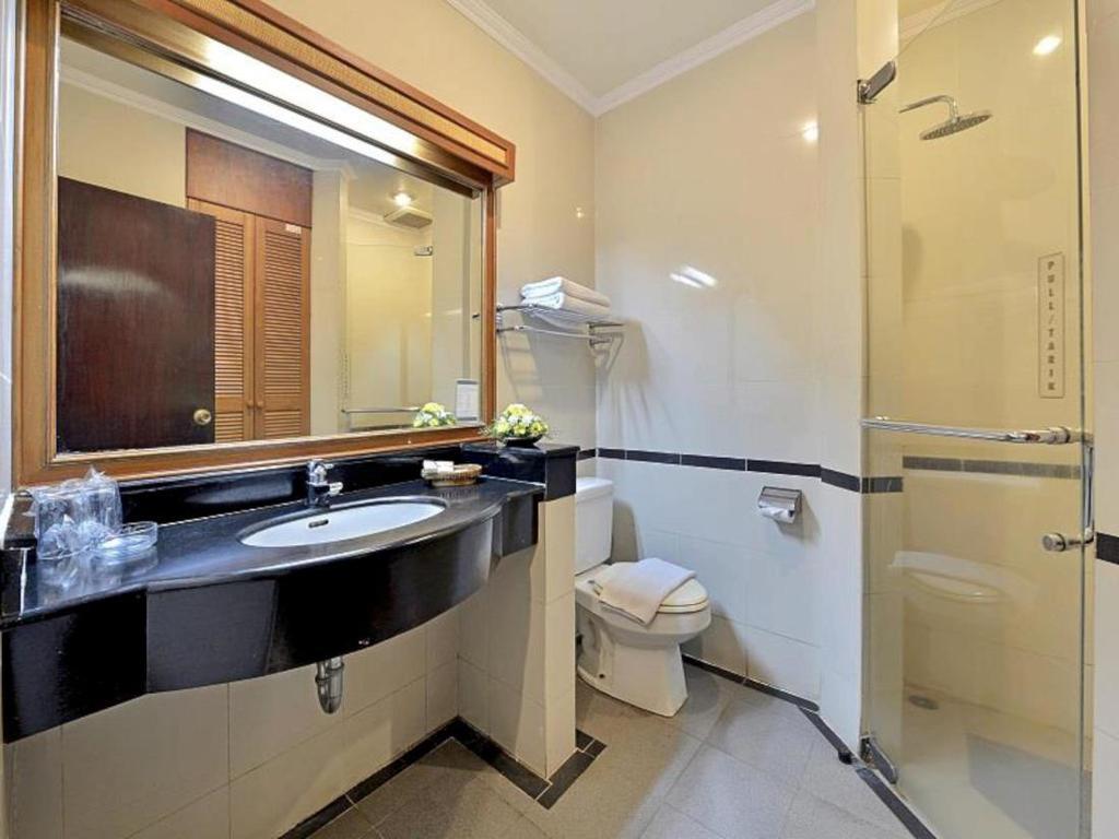 Grand Whiz Hotel Trawas Mojokerto Luaran gambar