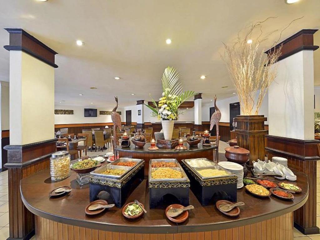 Grand Whiz Hotel Trawas Mojokerto Luaran gambar