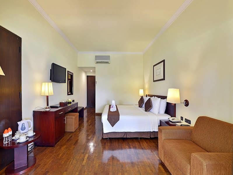 Grand Whiz Hotel Trawas Mojokerto Luaran gambar
