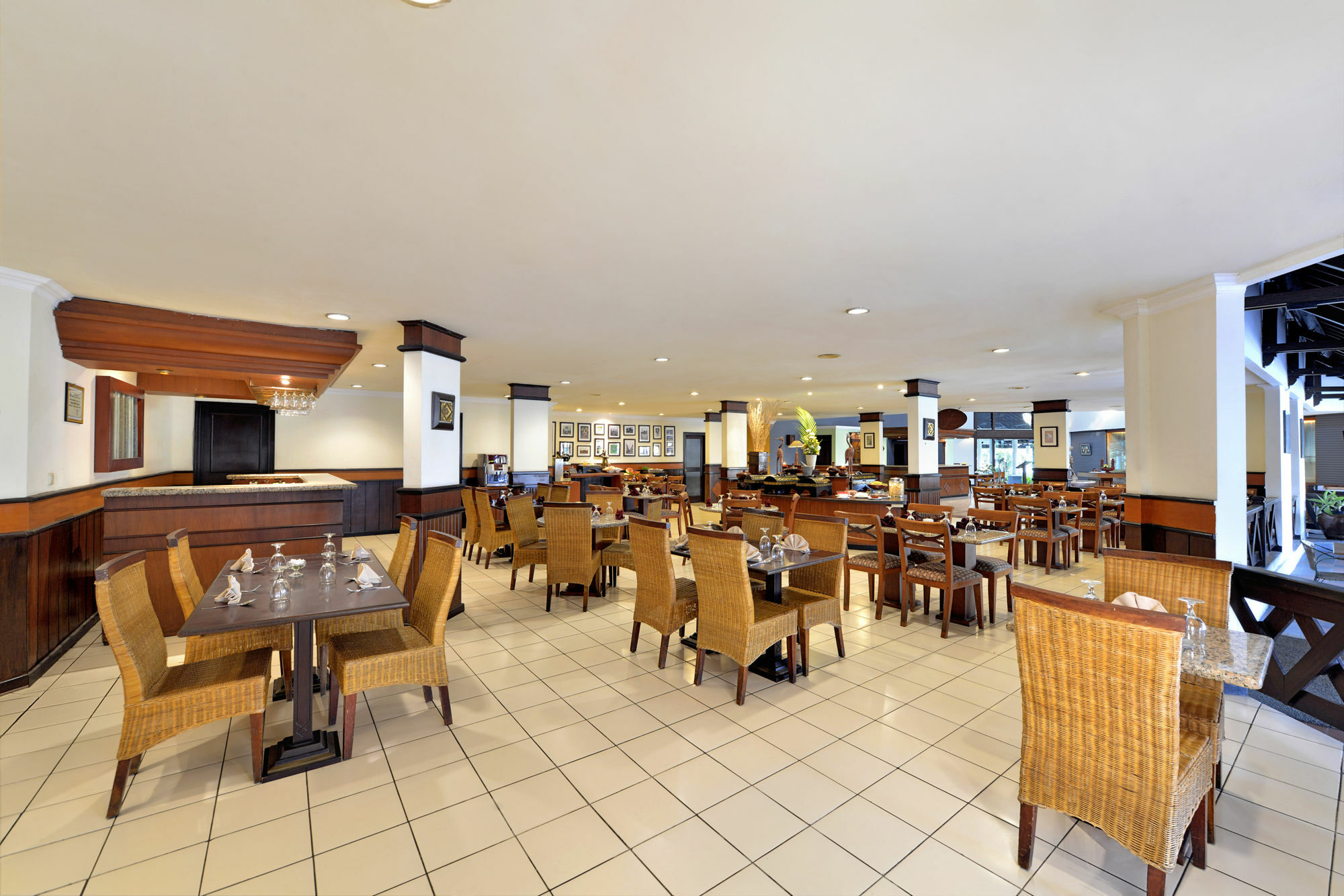 Grand Whiz Hotel Trawas Mojokerto Luaran gambar